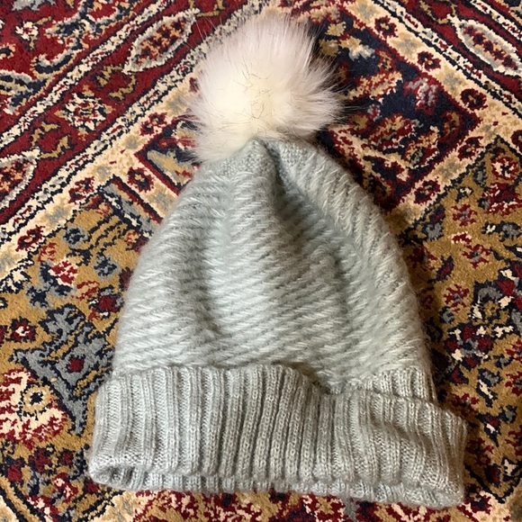 Accessories - Knitted beanie hat